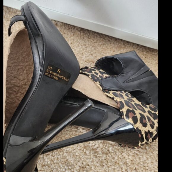 UNIQUE CUT OUT leopard heels - Picture 6 of 6